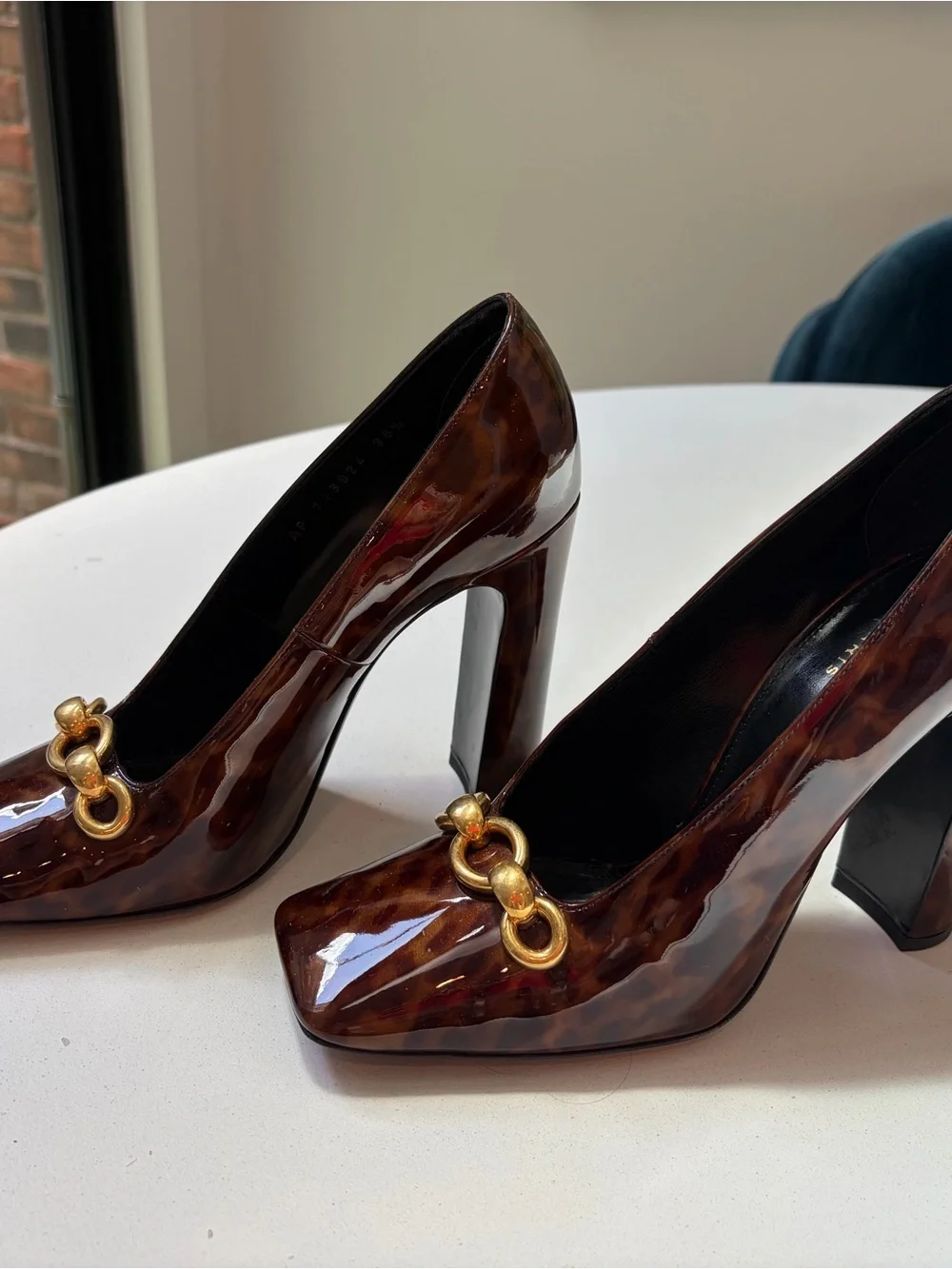 Saint Laurent Brown Tortoiseshell Patent Pumps with Gold Chain - Picture 9 of 10